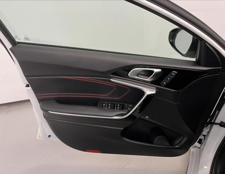 KIA ProCeed 26