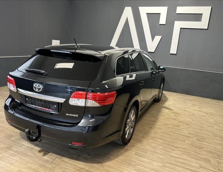 Toyota Avensis 6