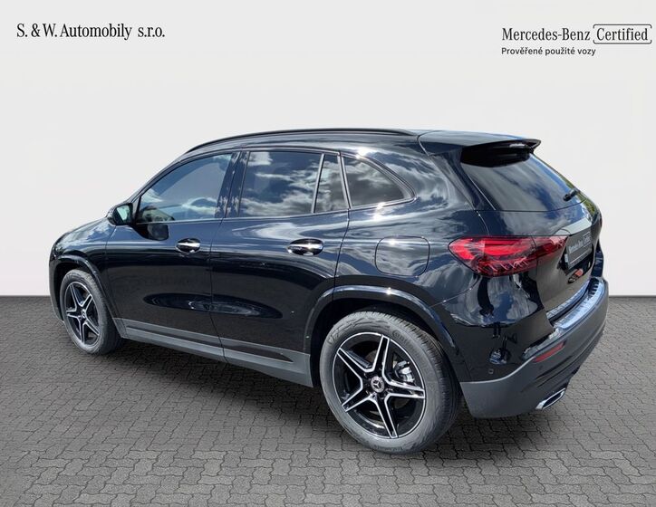 Mercedes-Benz GLA 12