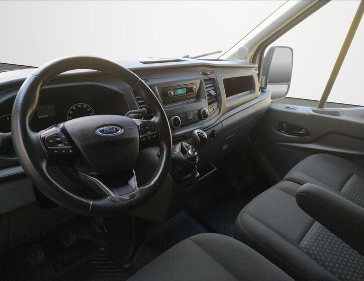 Ford Transit 9