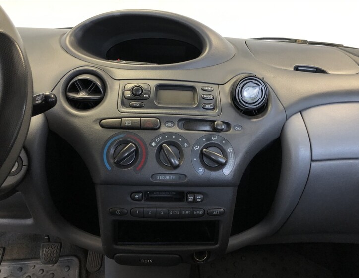 Toyota Yaris 14