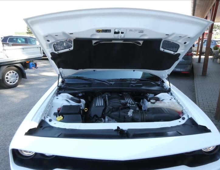 Dodge Challenger 37