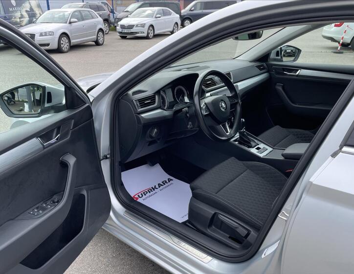 Škoda Superb 9