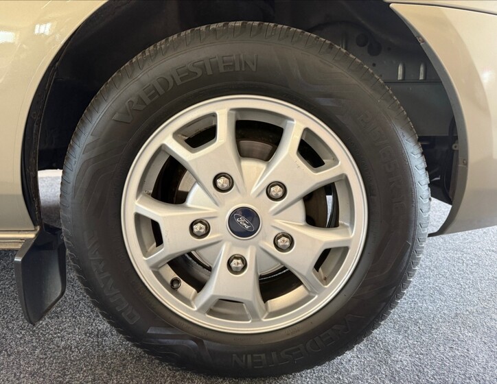 Ford Tourneo Custom 27