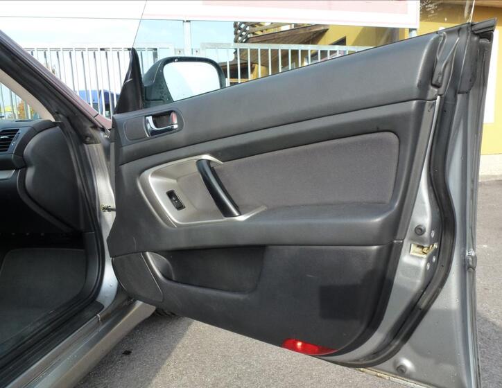 Subaru Legacy 21