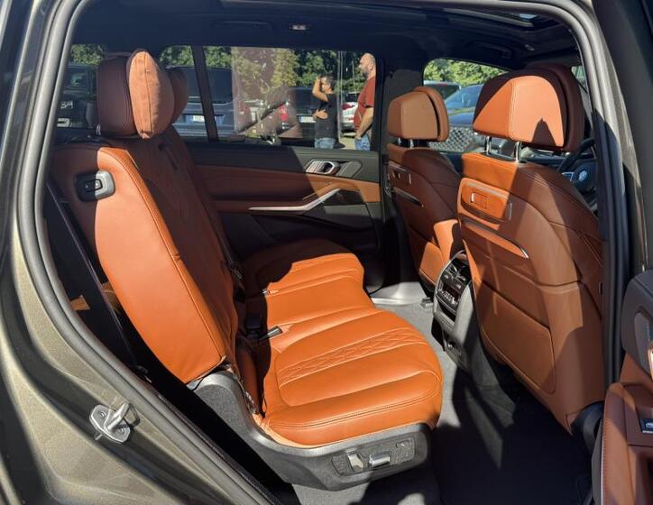 BMW X7 21