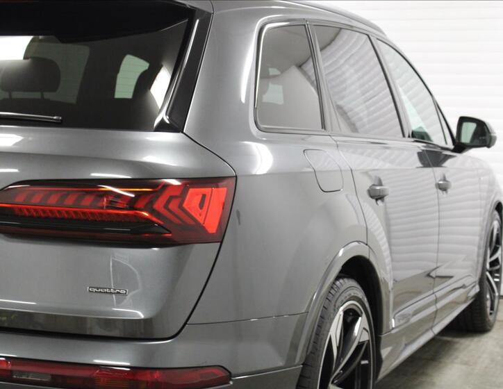Audi Q7 55