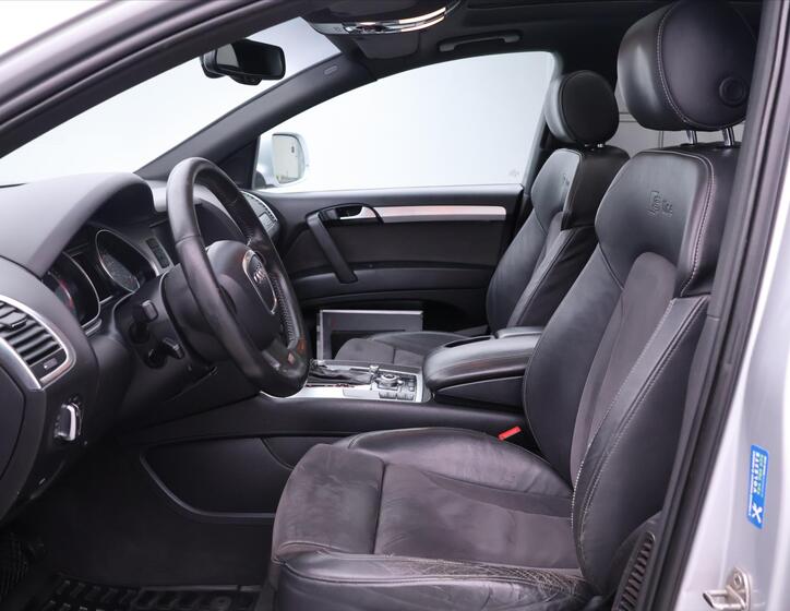 Audi Q7 13