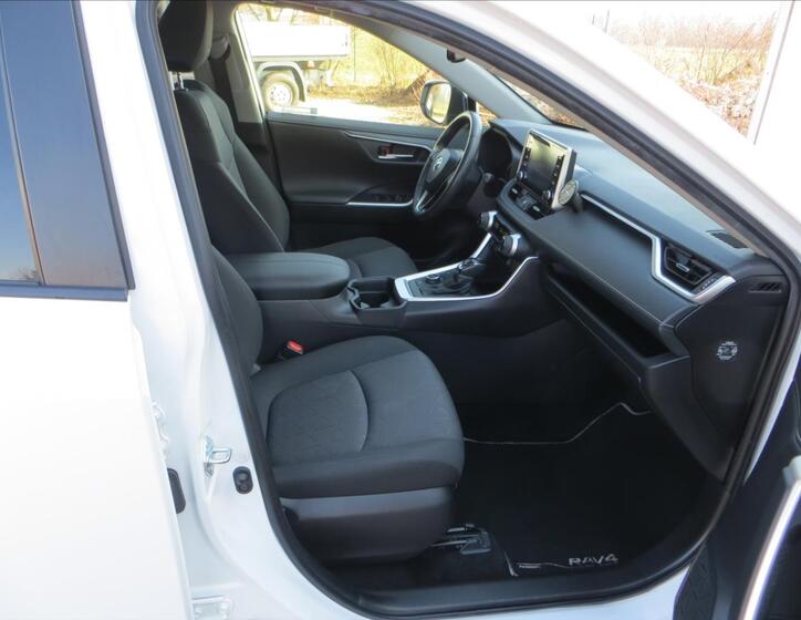 Toyota RAV4 12