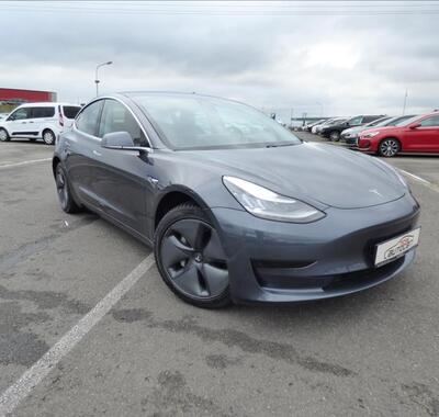 Tesla Model 3 1