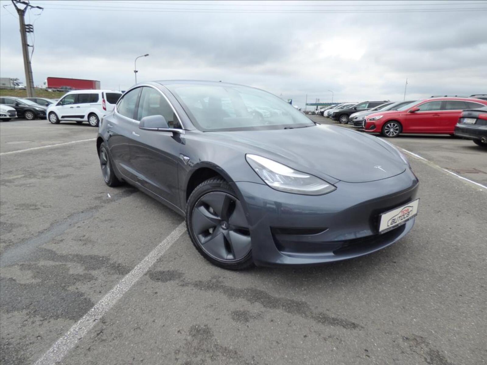 Tesla Model 3 1