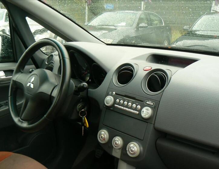 Mitsubishi Colt 13