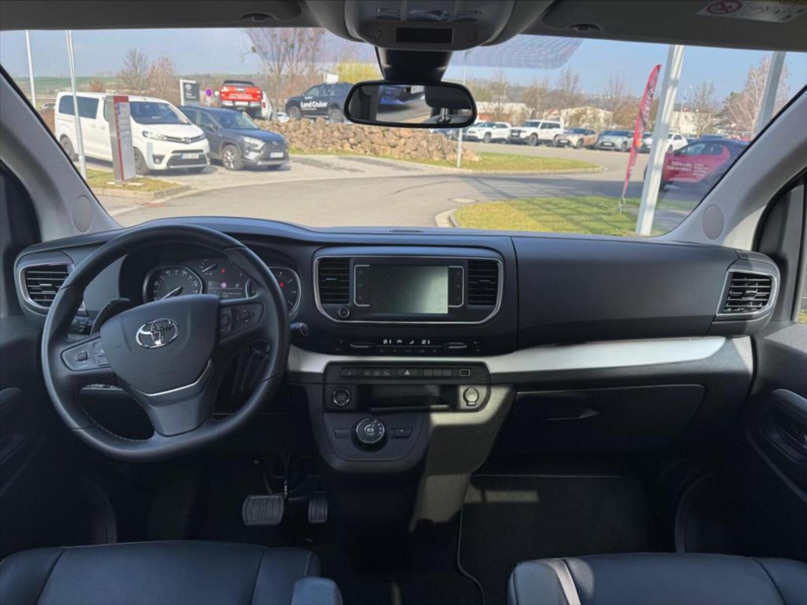 Toyota ProAce 11