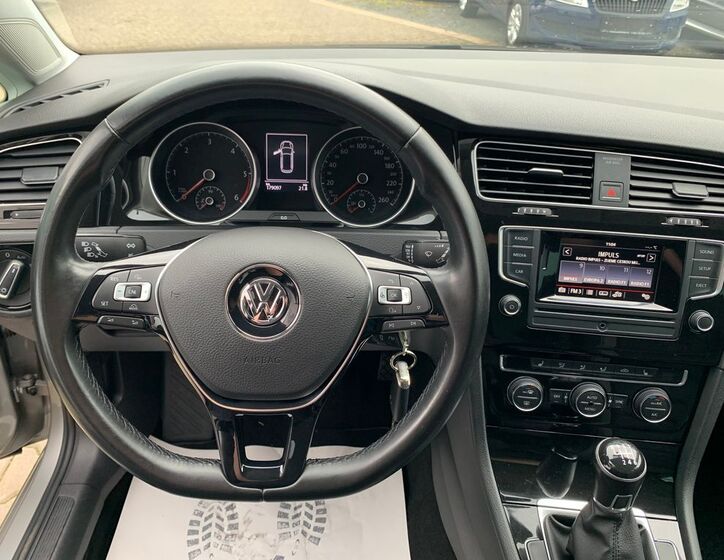 Volkswagen Golf 12