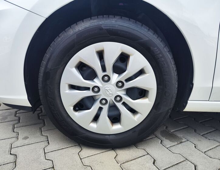Hyundai i30 24