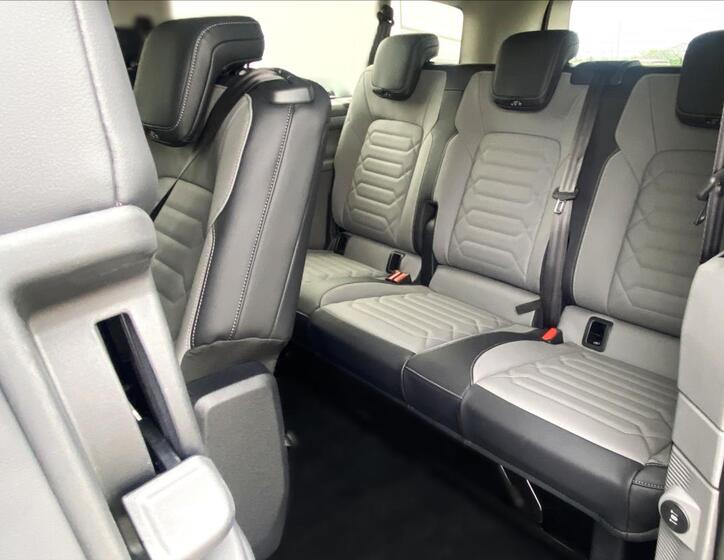 Volkswagen Caravelle 14