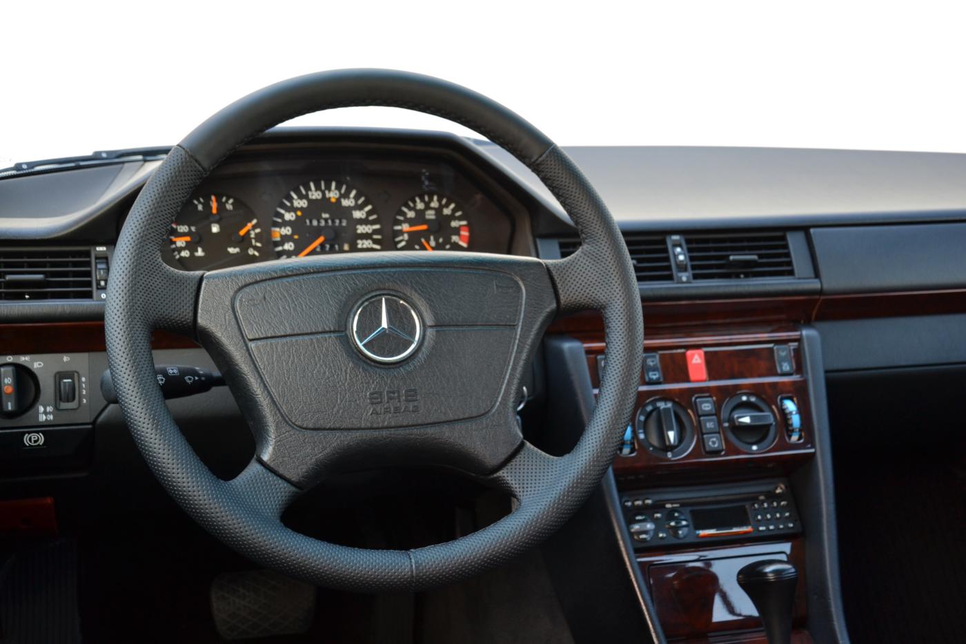 Mercedes-Benz 124