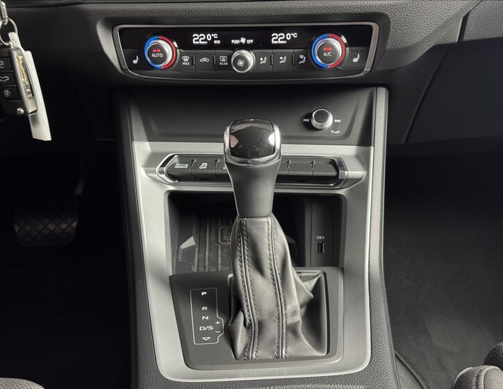 Audi Q3 17