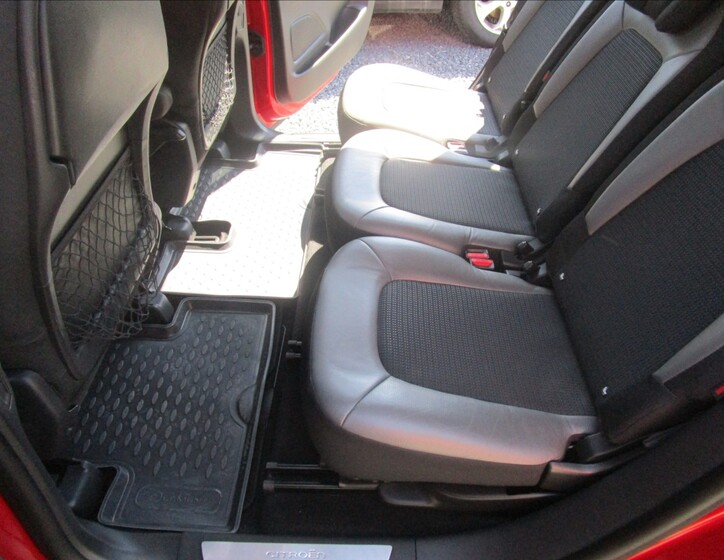 Citroën Grand C4 Picasso 32