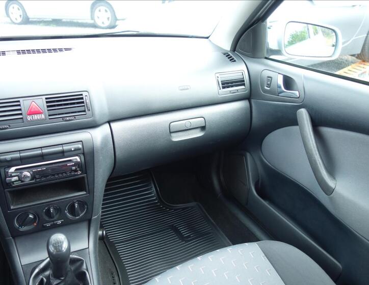 Škoda Octavia 19