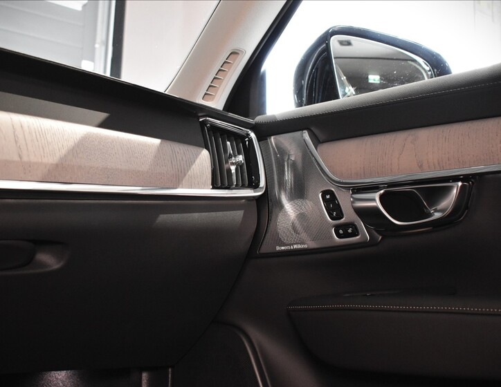 Volvo V90 43