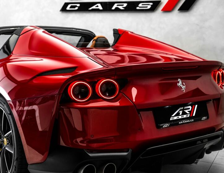 Ferrari 812 12