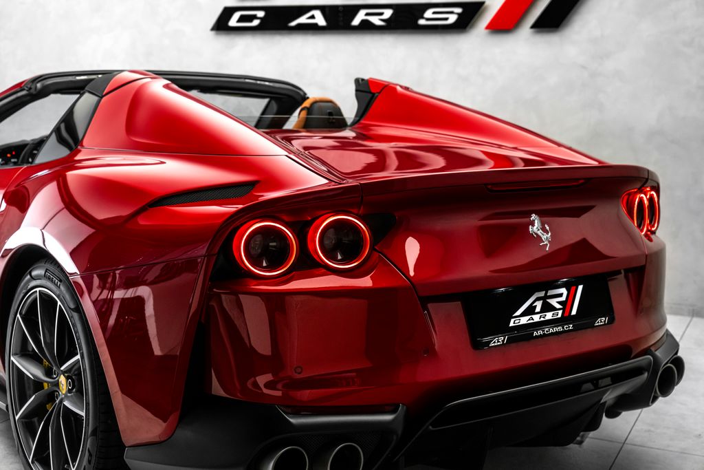 Ferrari 812