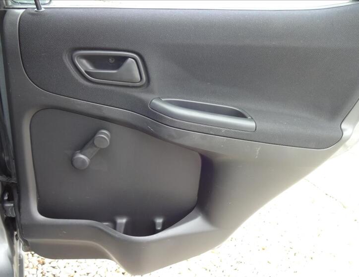 Suzuki Ignis 28