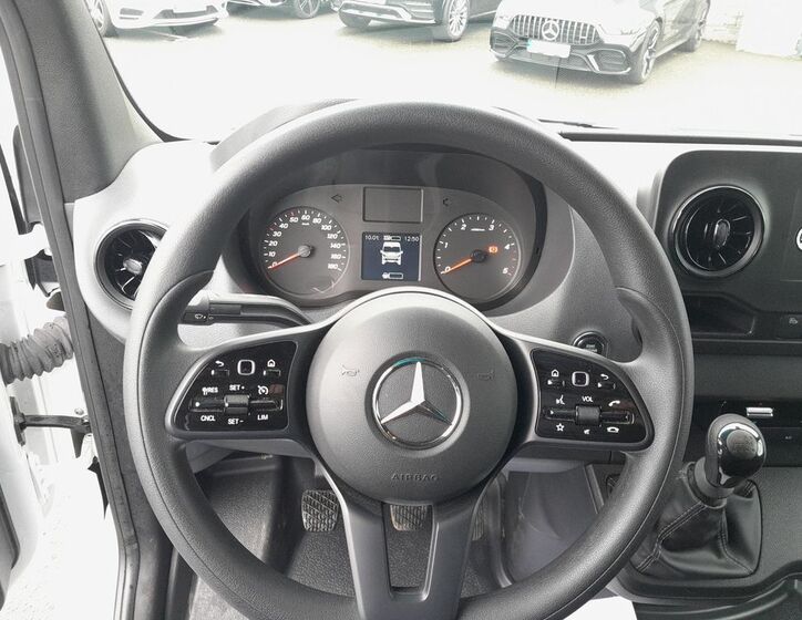 Mercedes-Benz Sprinter 10