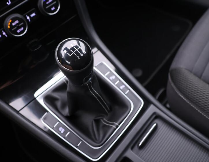 Volkswagen Golf 26