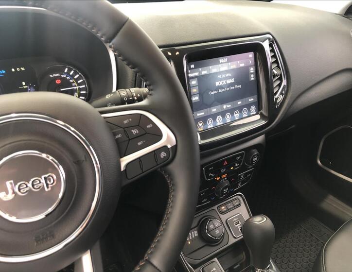 Jeep Compass 13