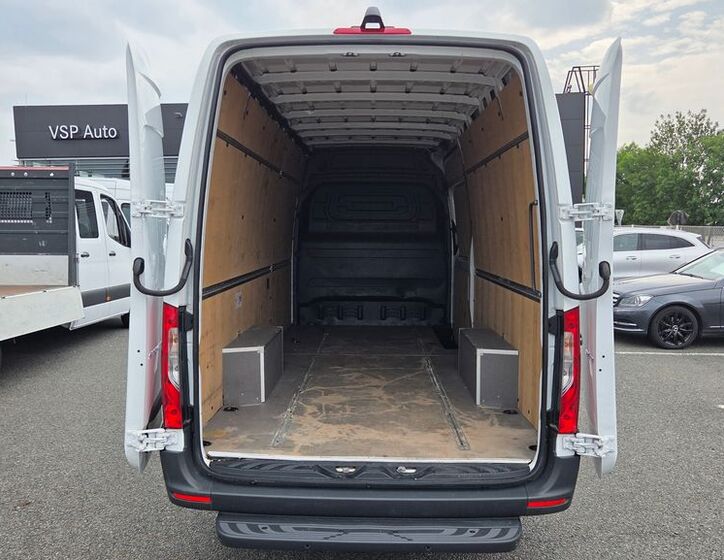 Mercedes-Benz Sprinter 18