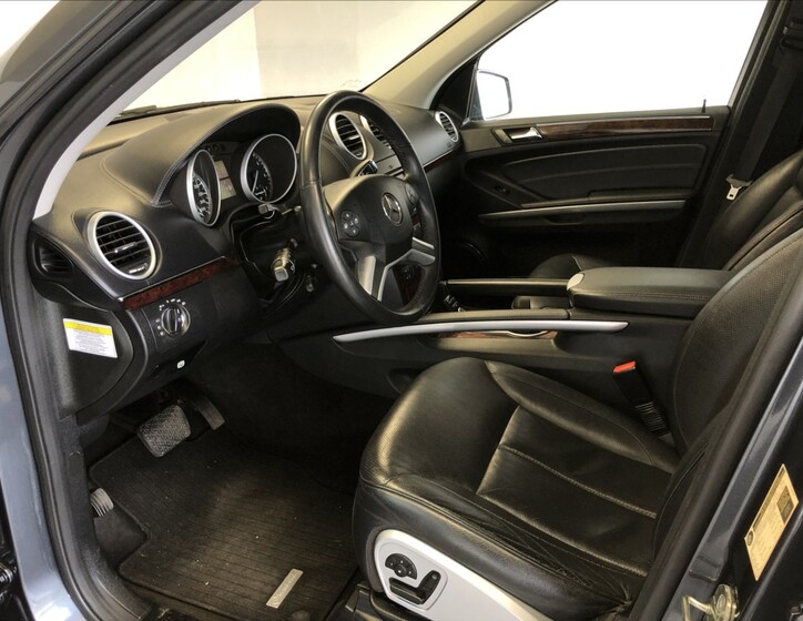 Mercedes-Benz GL 9