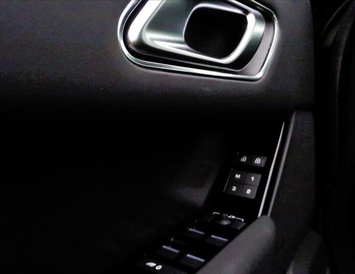 Land Rover Range Rover Velar 8