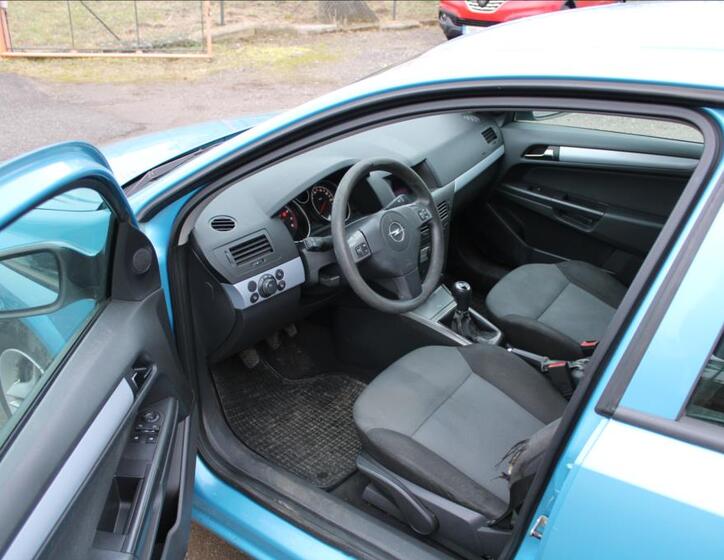 Opel Astra 9