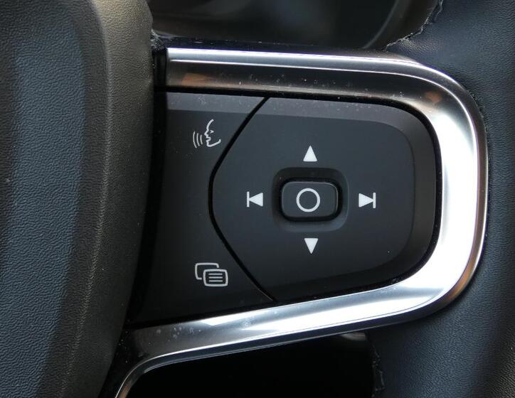 Volvo XC40 12