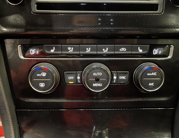 Volkswagen Golf 21