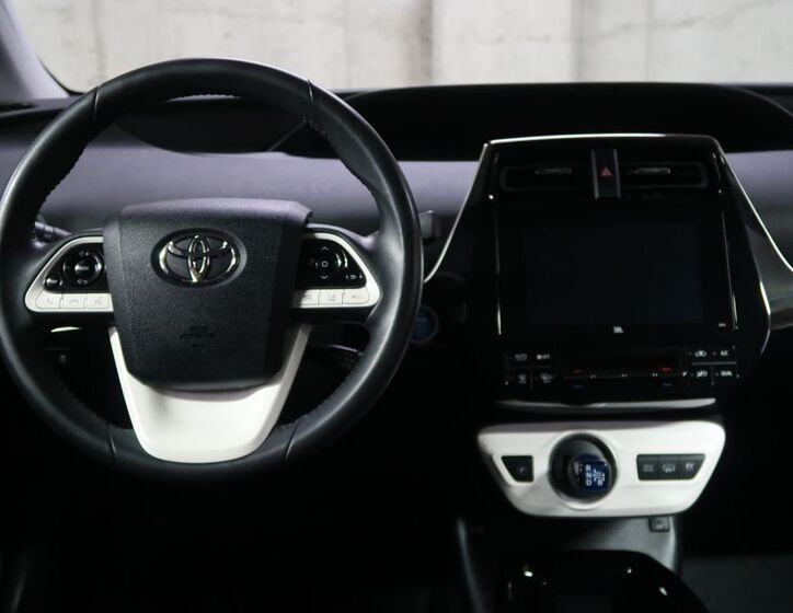Toyota Prius 16