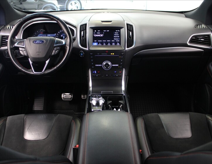 Ford Edge 8