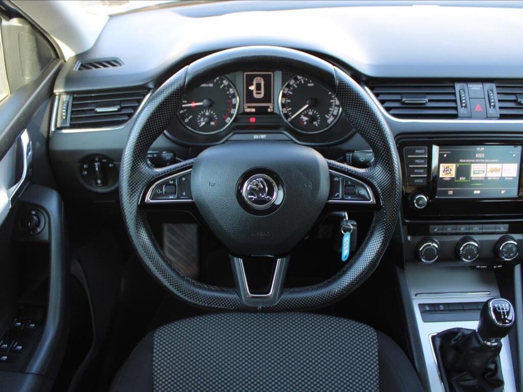 Škoda Octavia 10