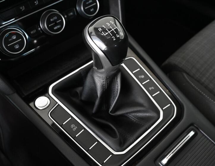 Volkswagen Passat 24