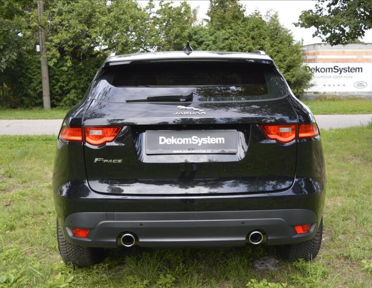 Jaguar F-Pace 6