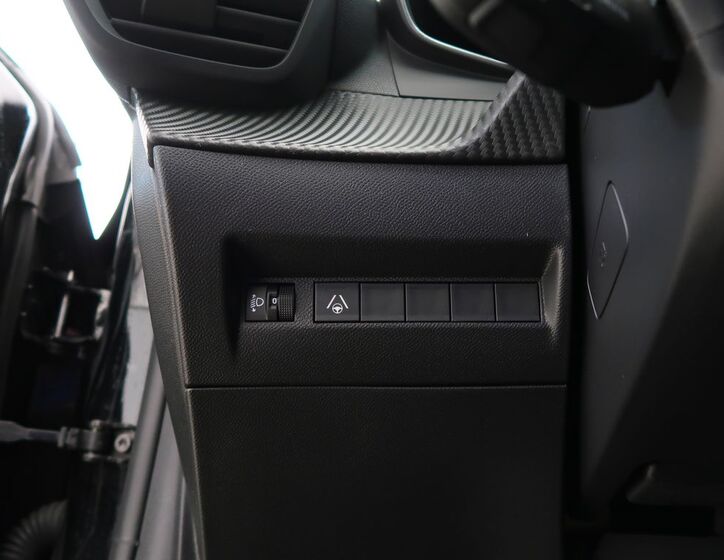 Peugeot 208 15
