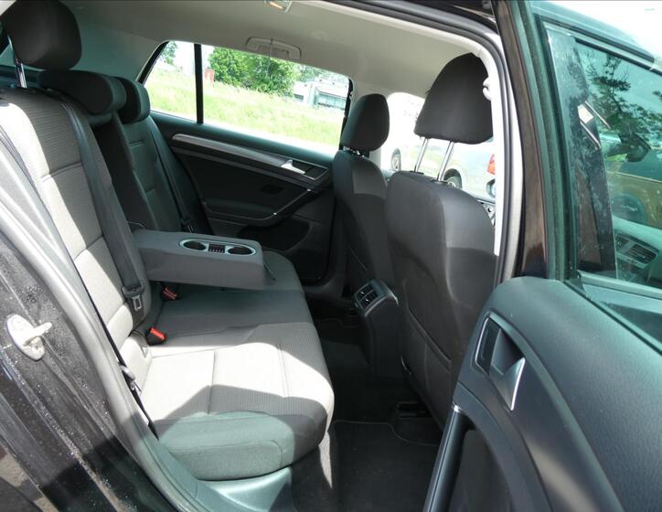 Volkswagen Golf 25