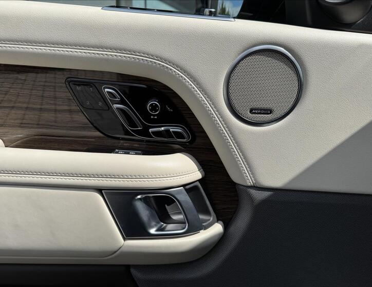 Land Rover Range Rover 33