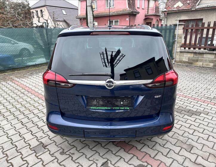 Opel Zafira 4