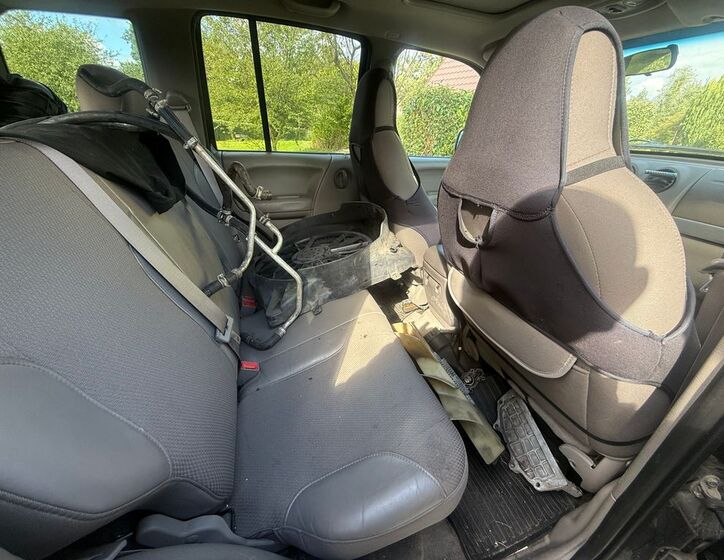 Jeep Liberty 11