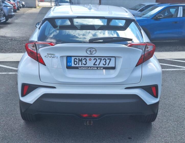 Toyota C-HR 4