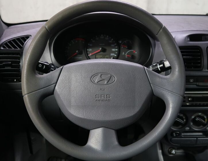 Hyundai Accent 14