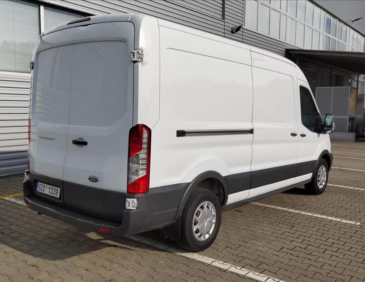 Ford Transit 9